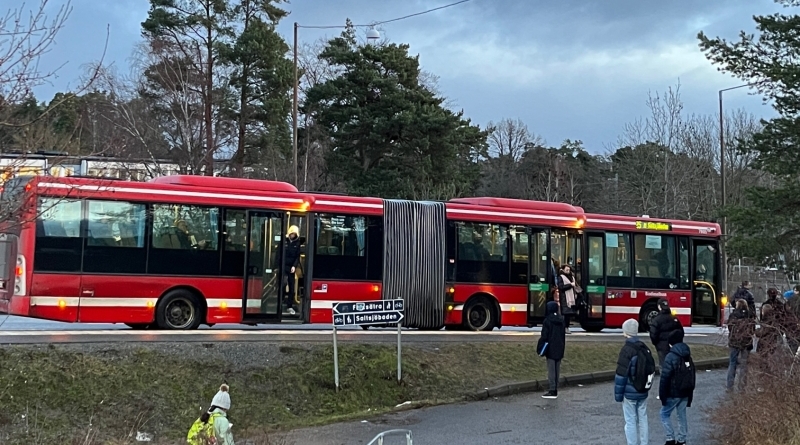 En buss via gamla Saltsjöbadsvägen